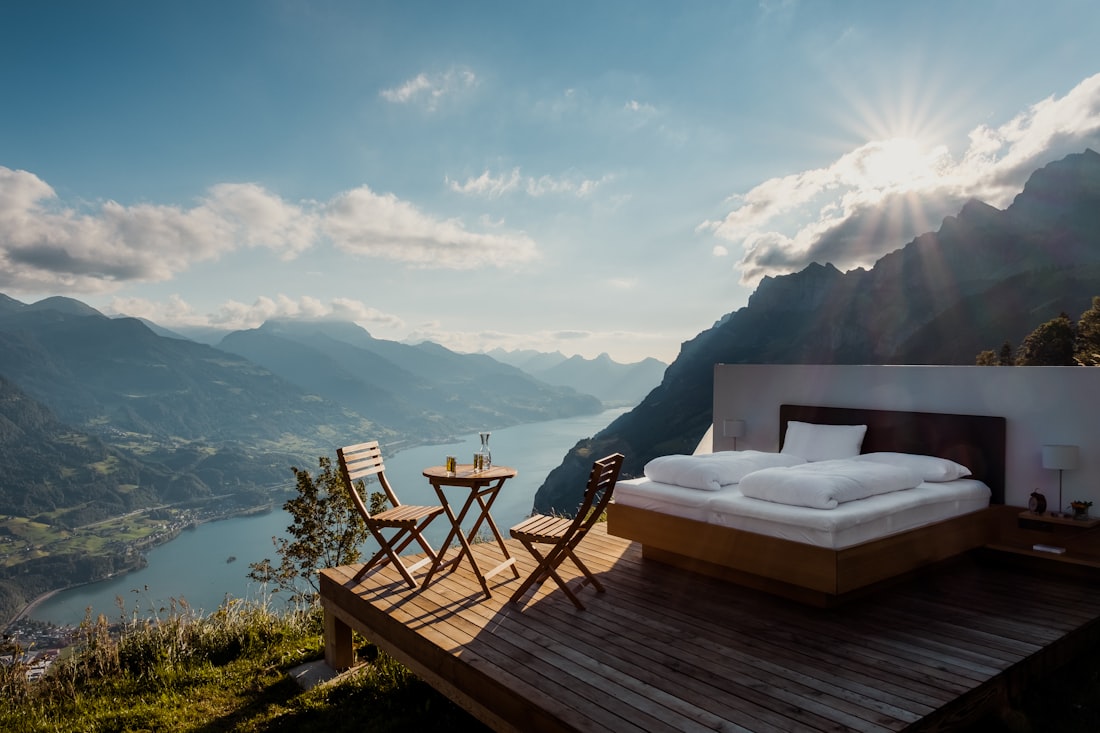 Suite premium con cama y vista panorámica